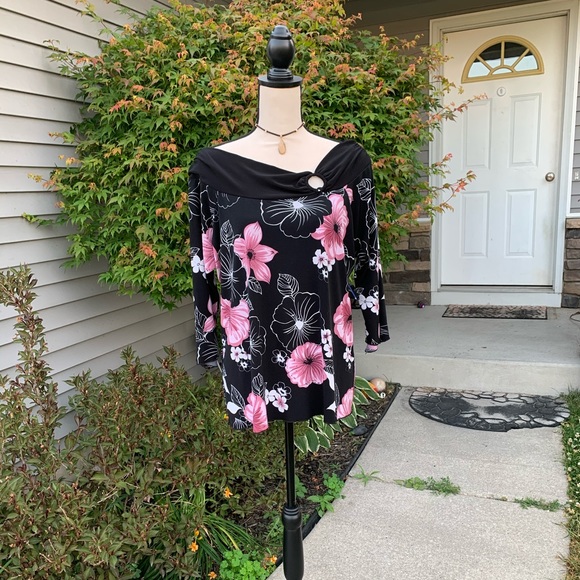 MAKE OFFER🌺🖤Suzie Where casual blouse🖤🌺 - Picture 1 of 4
